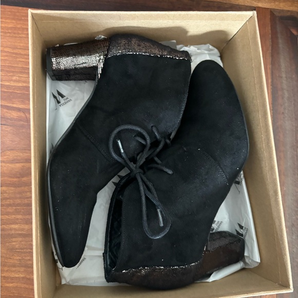 Anthropologie/Vanessa Wu Suede and Metal Booties Size 7 - Picture 2 of 6